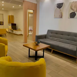 Departamento Moderno En El Centro De , Cuenca Ecuador