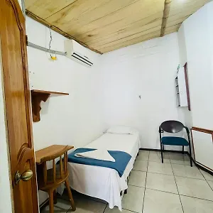 https://hospedaje-darwin-bb.puertoayorahotels.com