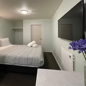 Adelaide 3*, Wellington New Zealand